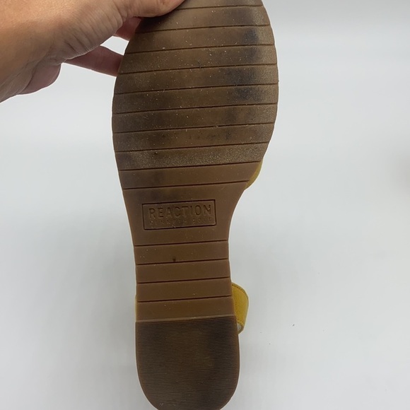 Reaction Kenneth Cole - Jolly Mustard Yellow Suede Open Toe Sandal Size 7.5 - Picture 8 of 15